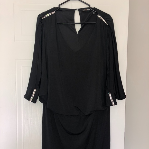 Dresses - Picture 1 of 2
